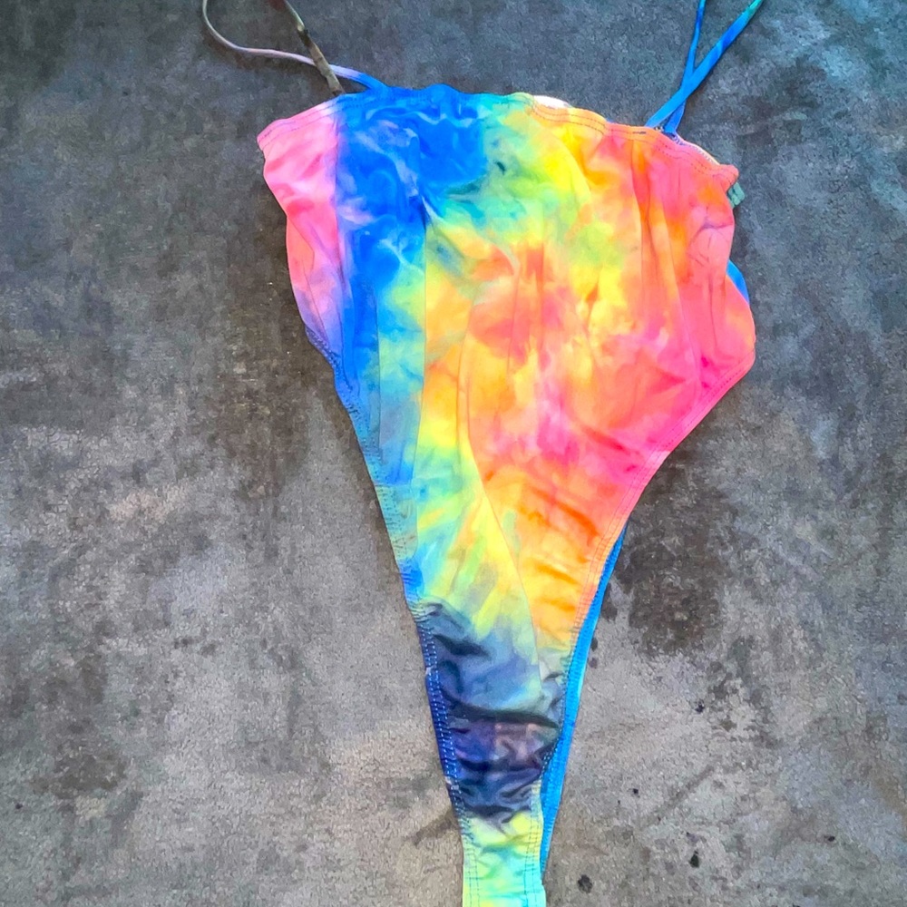 Multicooor body suit